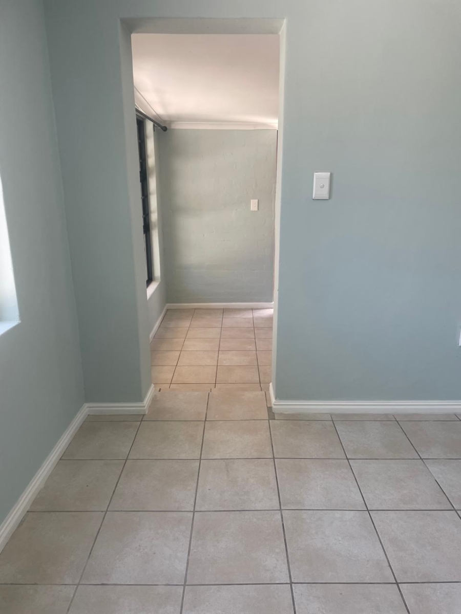 To Let 1 Bedroom Property for Rent in Plumstead Western Cape